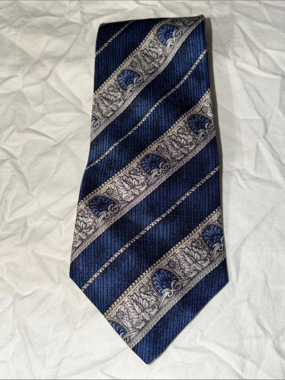 Vintage Wembley Silk Tie Mens Navy Blue Silver Baroque Stripe Made in USA Wide